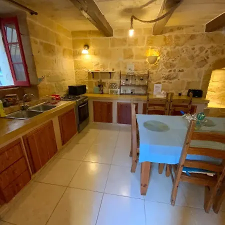 Ta Randu With Stunning Pool Holiday home Qala