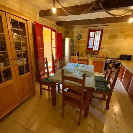 Ta Randu With Stunning Pool Qala