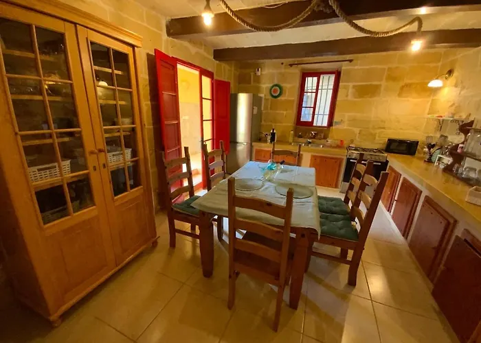 Ta Randu With Stunning Pool Qala