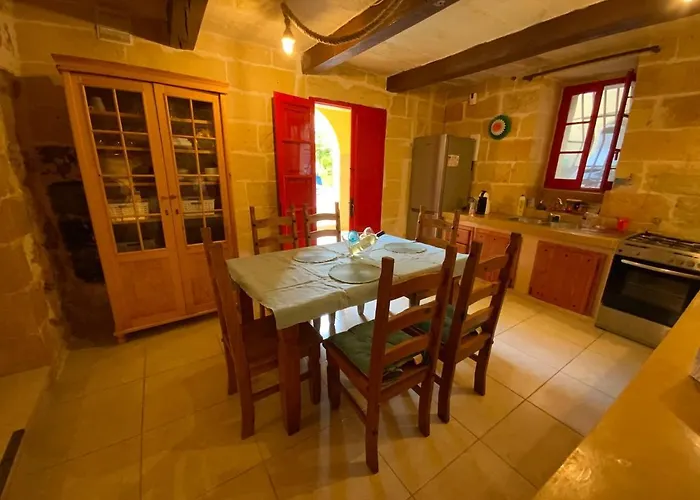 Σπίτι διακοπών Ta Randu With Stunning Pool Qala