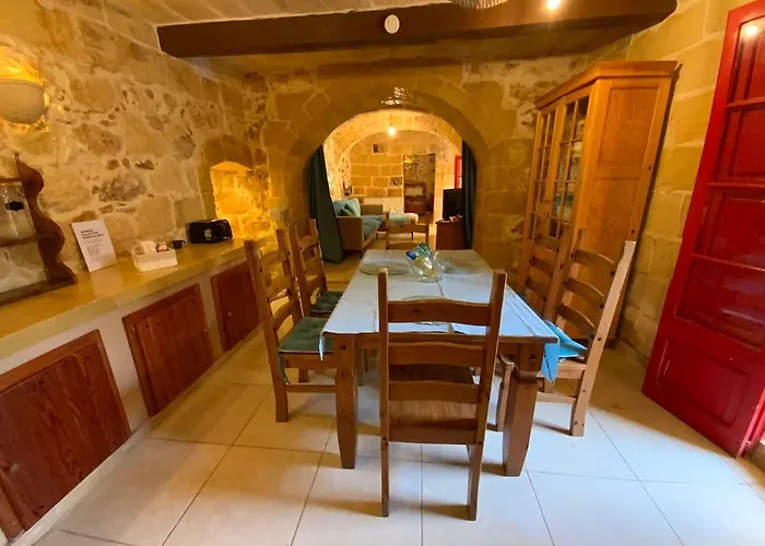 Σπίτι διακοπών Ta Randu With Stunning Pool Qala